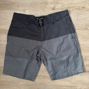 Travis Mathew Men’s Golf Shorts size 36